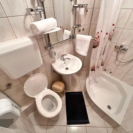 Planinska Kuca 3*